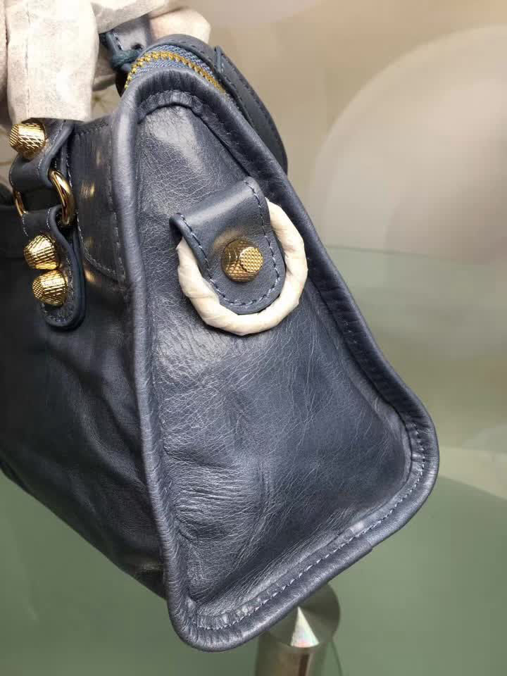 BALENCIAG巴黎世家 義大利進口 原版油蠟頭層牛皮 香皮小銀釘 時尚百搭 手提肩背斜挎包  BL1572